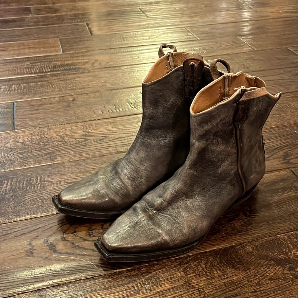 We the free boots